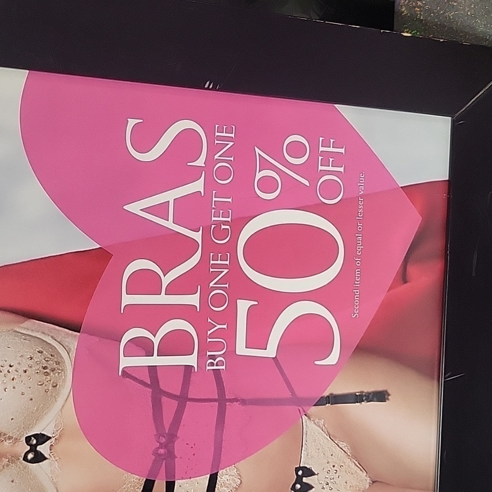 VS RARE Wall Picture/ Photo Display Poster Holiday Very Sexy Bra! - Picture 2 of 9